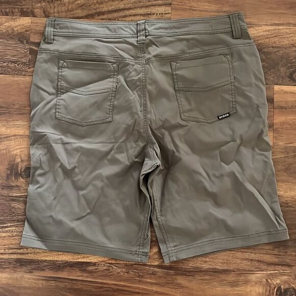 Men’s Prana Born From The Experience Olive Shorts size 40w 11” inseam - Picture 2 of 3
